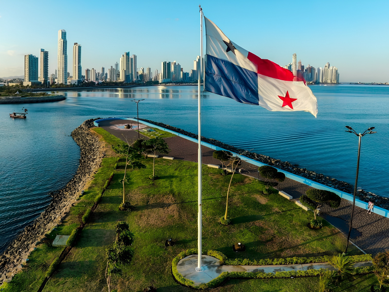 Visual premium de Panamá integrado a la experiencia de selección de Kodexa.